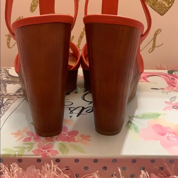 NWOT Vince Camuto wooden Wedge Heels Size 9. Coral - Picture 4 of 8
